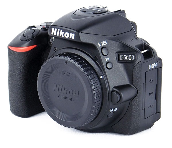 ニコン 一眼レフカメラ D5600 ブラック 商品イメージ3